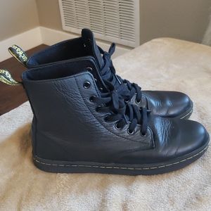 Black Boots- Dr. Martens- light weight